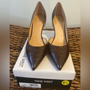 NWOT Nine West Evrytim3 Brown Crocodile Pumps Size 9 1/2